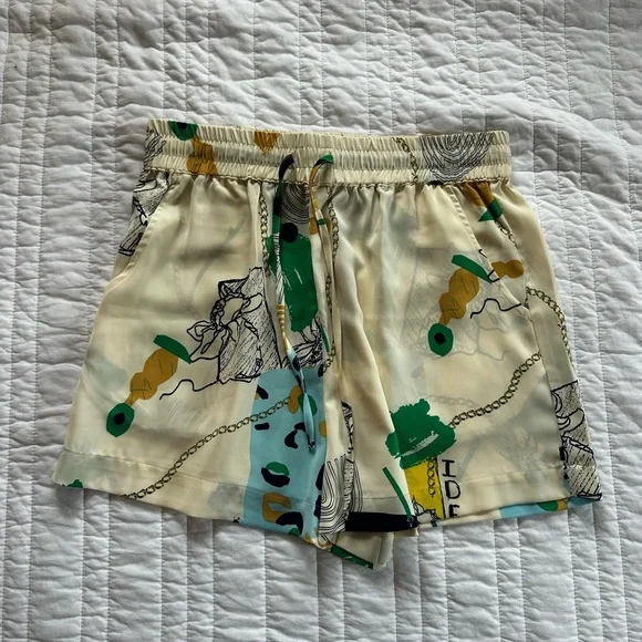 Patterned Set - Picture 2 of 5